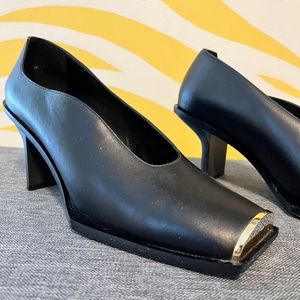 Stella McCartney modern low pumps 37